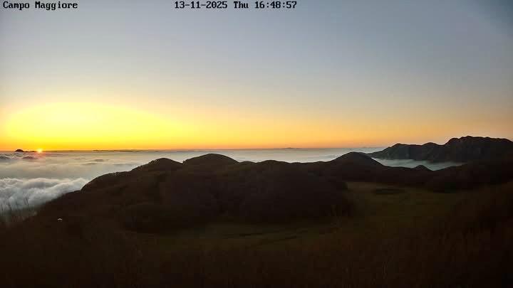 Montevergine, il cielo si accende: il tramonto che ha incantato l’Irpinia Montevergine, il cielo si accende: il tramonto che ha incantato l’Irpinia