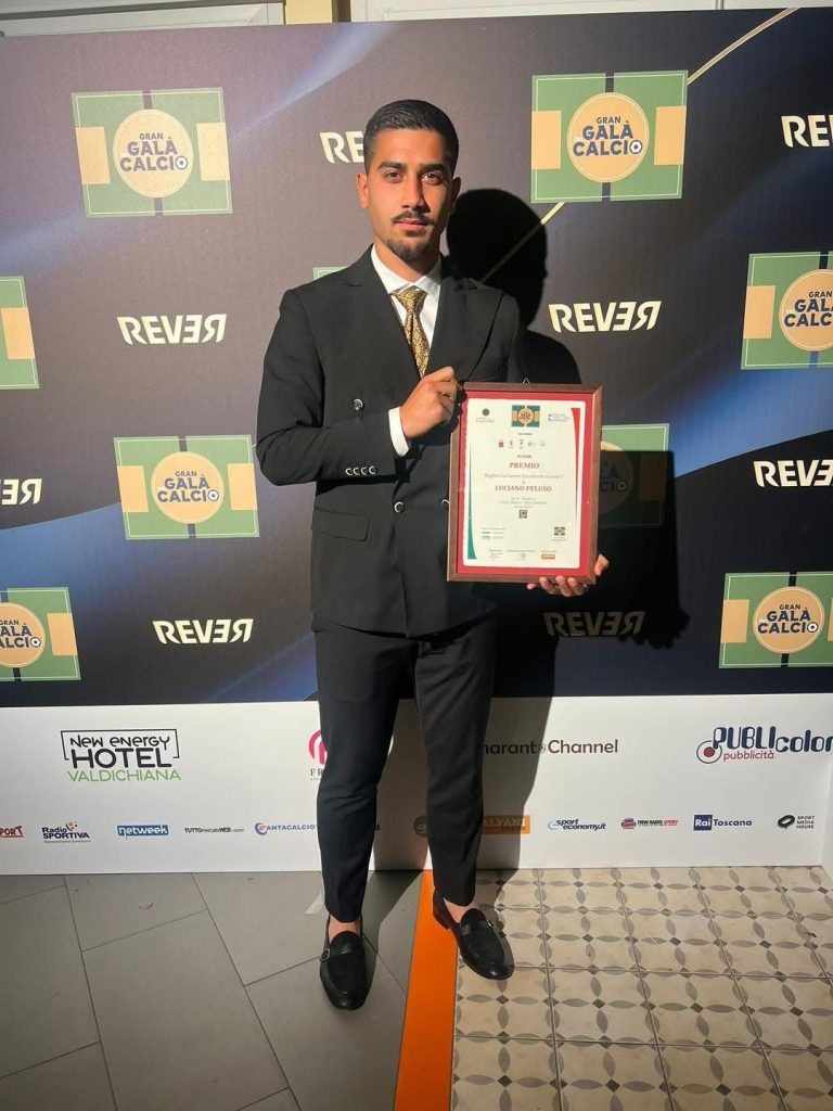 Serie C, Girone C: Luciano Peluso di Cimitile premiato come miglior esordiente. Il centrocampista del Giugliano brilla tra i giovani talenti