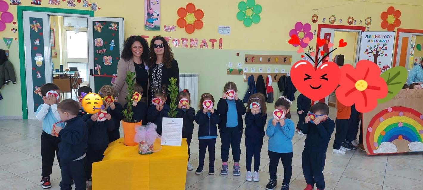 Roccarainola celebra la Giornata della Gentilezza: alberelli e sorrisi per gli studenti