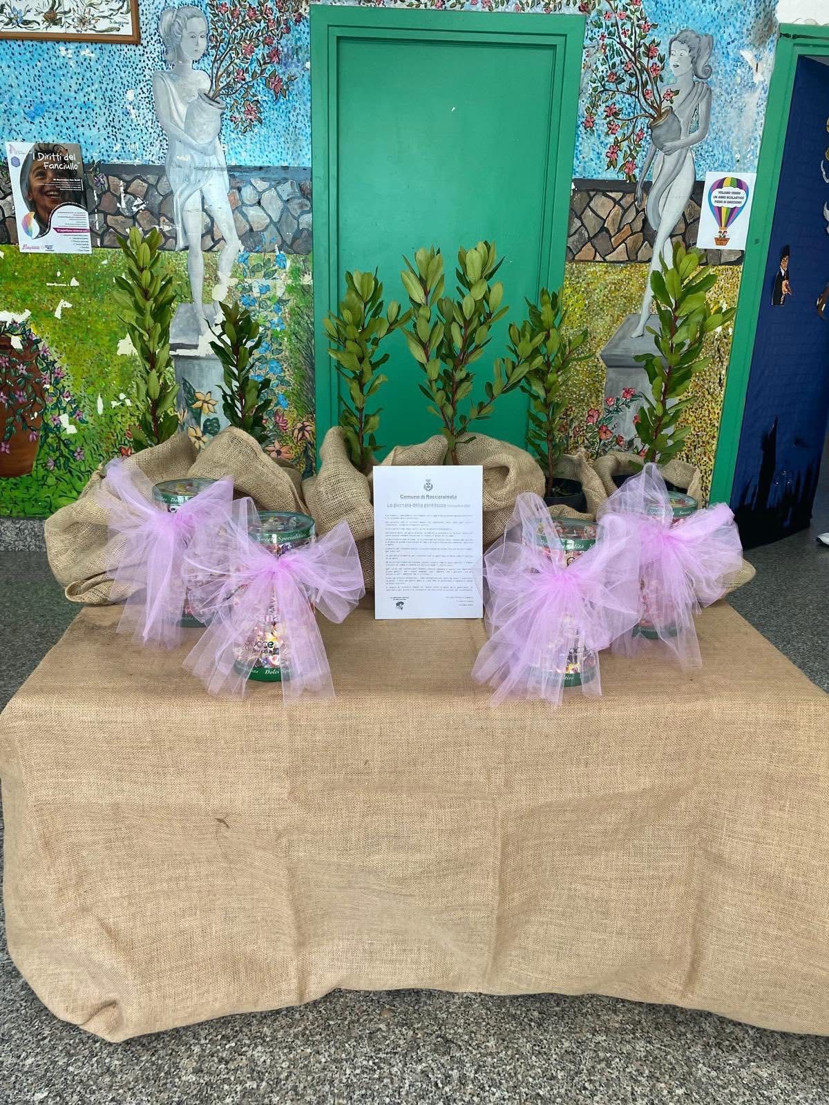 Roccarainola celebra la Giornata della Gentilezza: alberelli e sorrisi per gli studenti