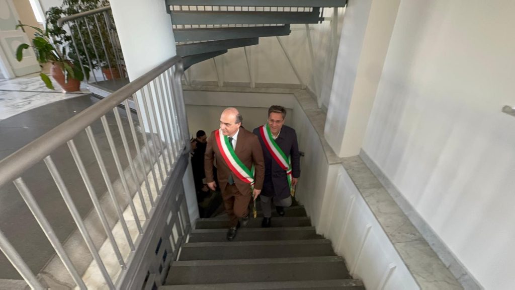 A Mugnano del Cardinale il sindaco Gennaro D’Acunzi celebra il Patto di Amicizia: “Costruiamo ponti, non barriere”