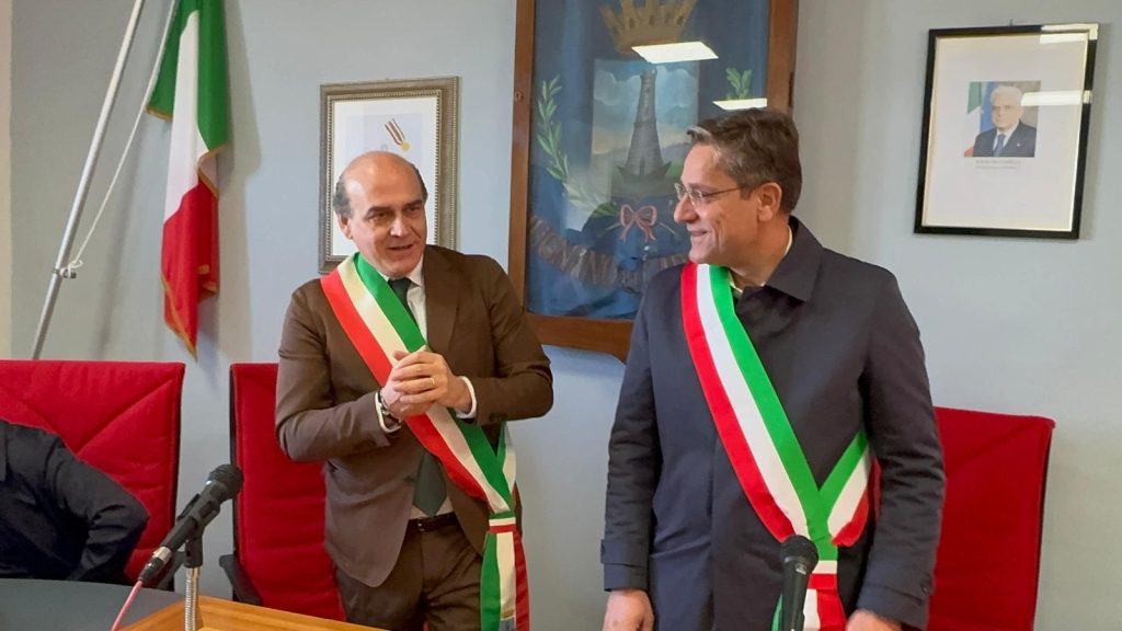 A Mugnano del Cardinale il sindaco Gennaro D’Acunzi celebra il Patto di Amicizia: “Costruiamo ponti, non barriere”