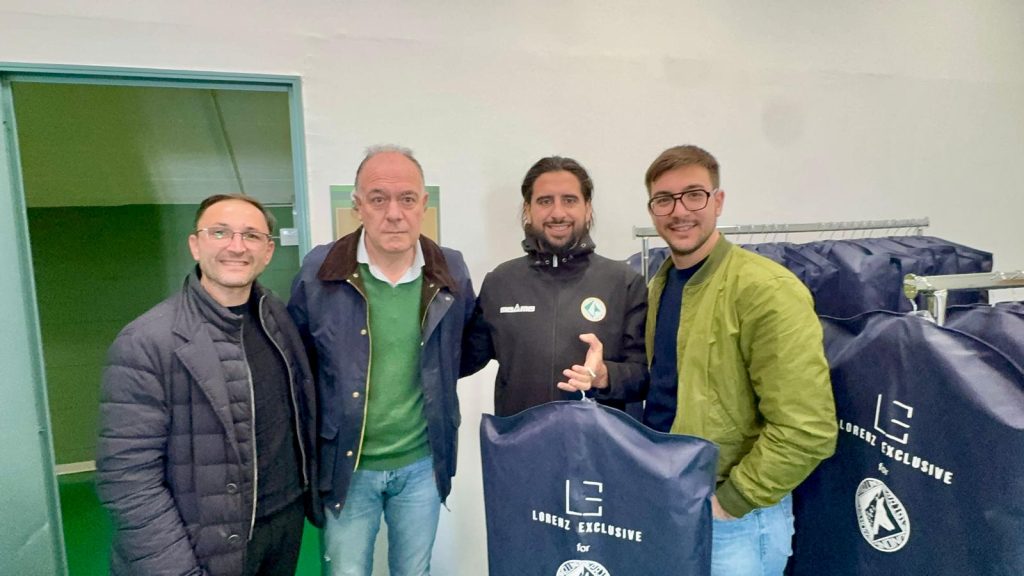 U.S. Avellino, svelata la nuova eleganza: consegnati gli abiti ufficiali 25 26(foto)