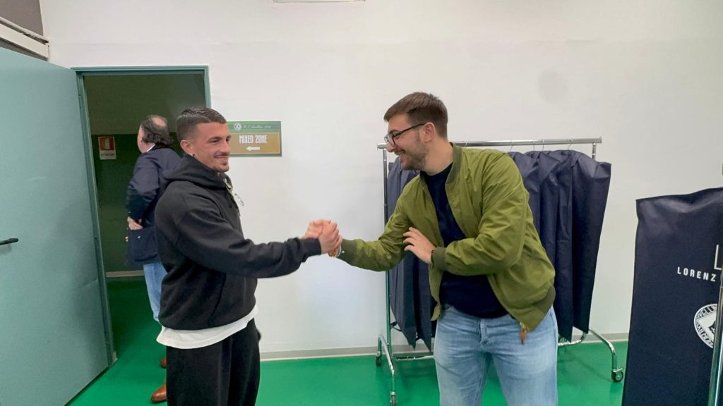 U.S. Avellino, svelata la nuova eleganza: consegnati gli abiti ufficiali 25 26(foto)