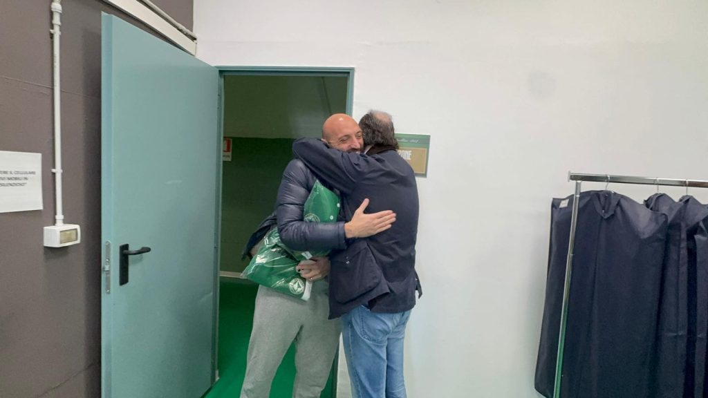 U.S. Avellino, svelata la nuova eleganza: consegnati gli abiti ufficiali 25 26(foto)