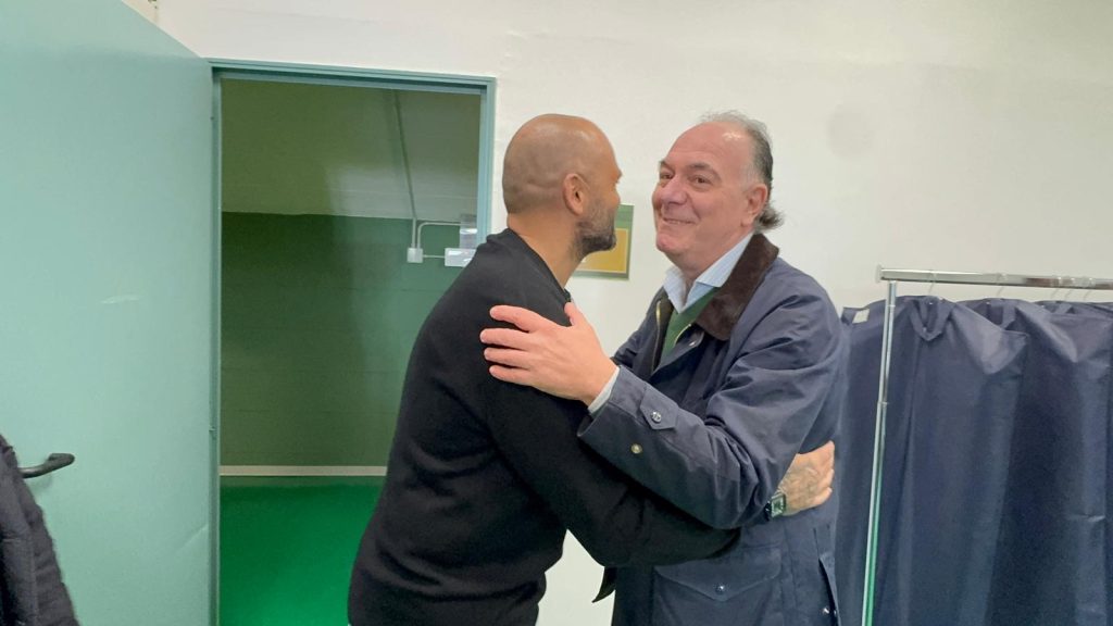 U.S. Avellino, svelata la nuova eleganza: consegnati gli abiti ufficiali 25 26(foto)