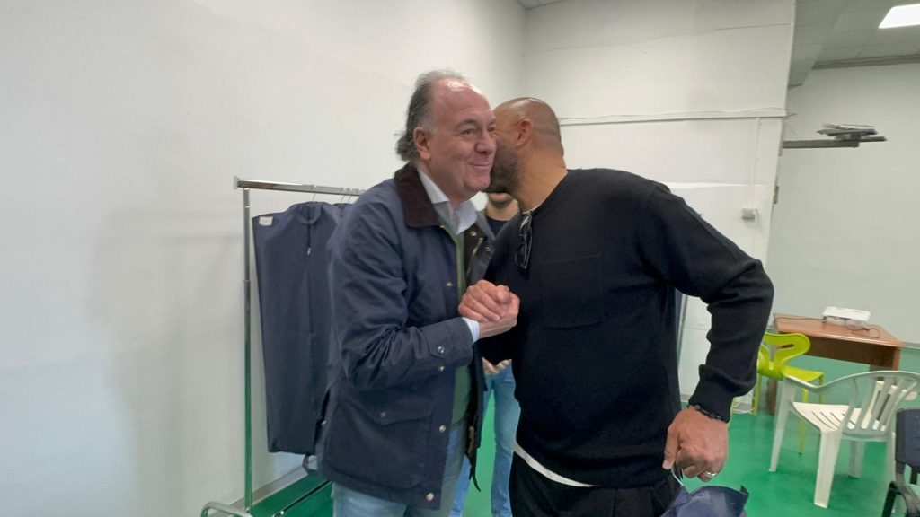 U.S. Avellino, svelata la nuova eleganza: consegnati gli abiti ufficiali 25 26(foto)