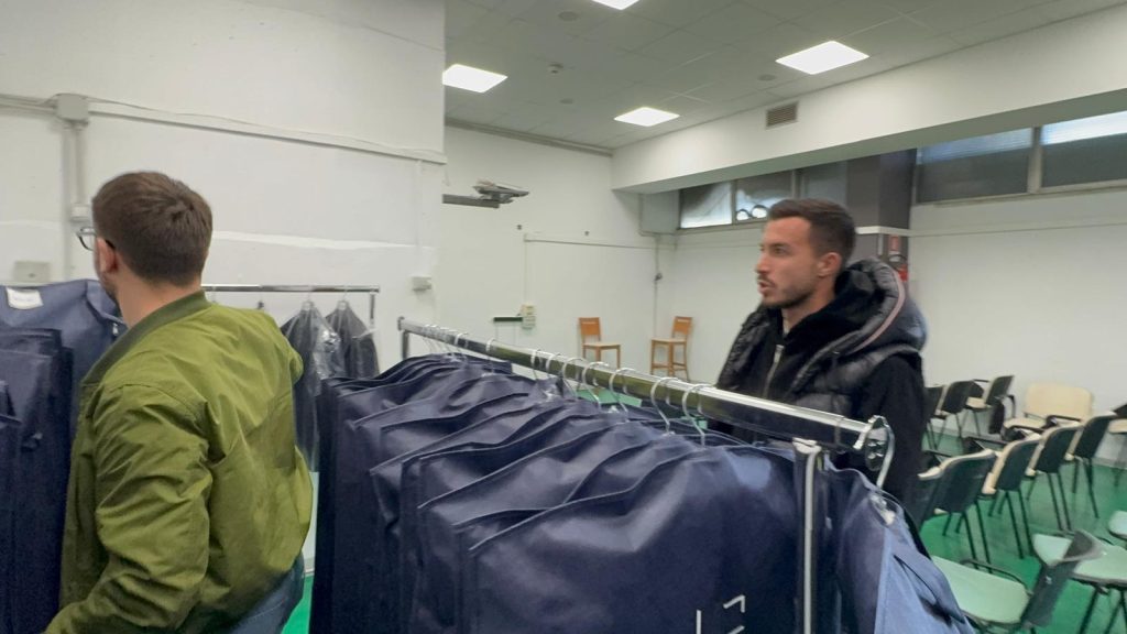 U.S. Avellino, svelata la nuova eleganza: consegnati gli abiti ufficiali 25 26(foto)