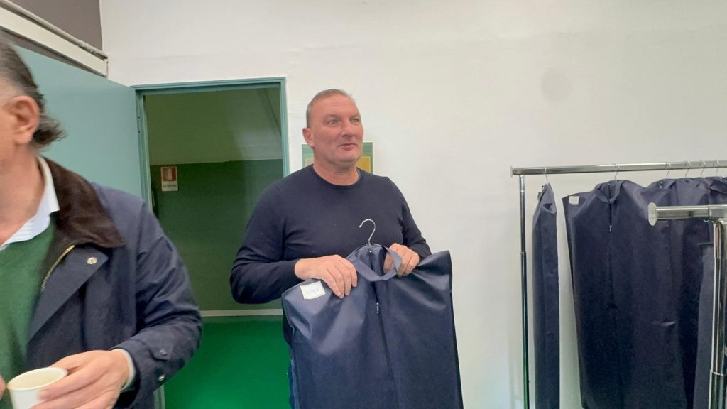 U.S. Avellino, svelata la nuova eleganza: consegnati gli abiti ufficiali 25 26(foto)