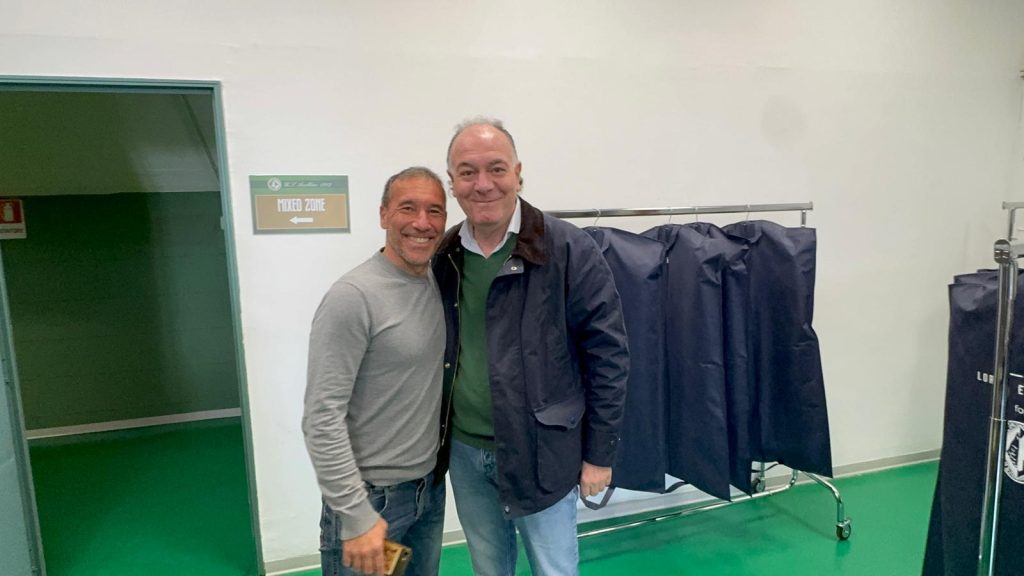 U.S. Avellino, svelata la nuova eleganza: consegnati gli abiti ufficiali 25 26(foto)