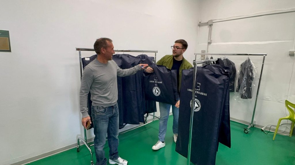 U.S. Avellino, svelata la nuova eleganza: consegnati gli abiti ufficiali 25 26(foto)