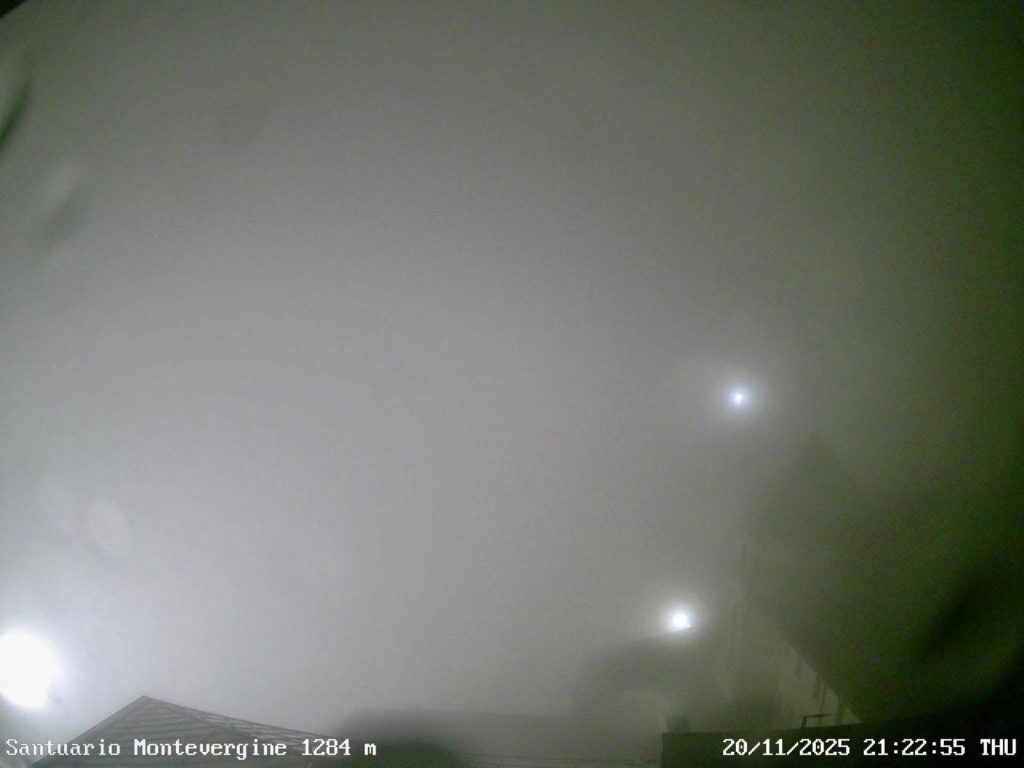 Maltempo in Irpinia: pioggia intensa, nebbia fitta e neve in arrivo in montagna