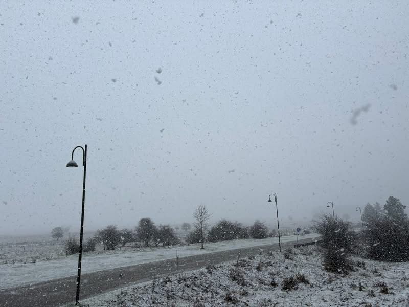 Laceno, l’inverno fa il suo ingresso: prima neve sull’altopiano e sui Monti Picentini(foto)