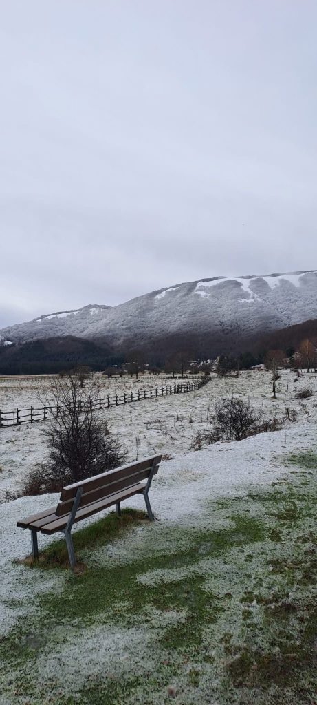 Laceno, l’inverno fa il suo ingresso: prima neve sull’altopiano e sui Monti Picentini(foto)