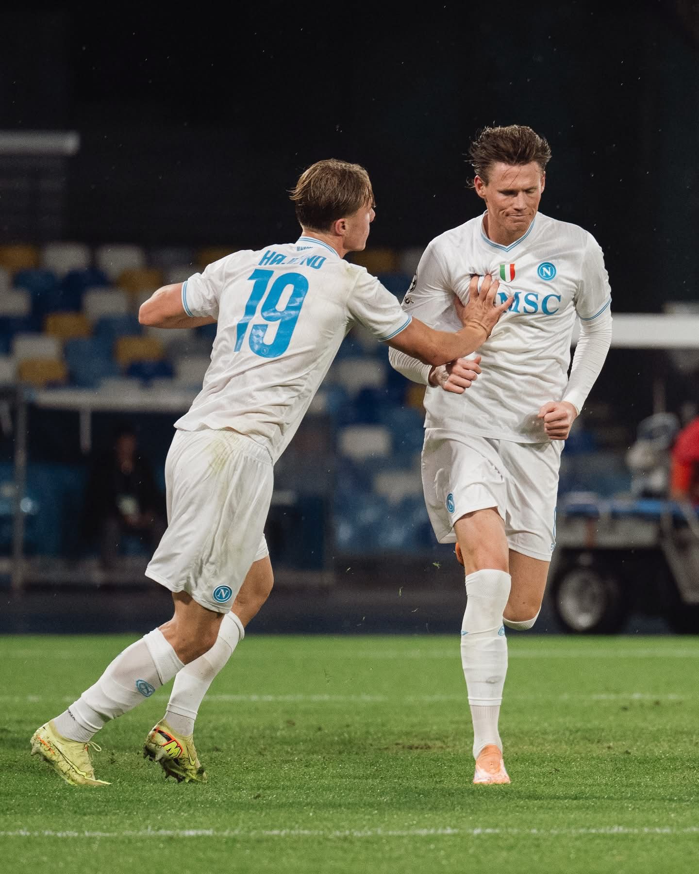 NAPOLI–QARABAG 2 0: McTominay MONUMENTALE. Azzurri rinati, Europa riaperta