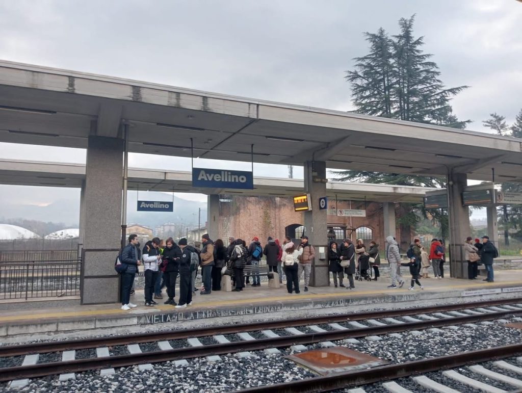 Irpinia Express, viaggio nel cuore dell’Alta Irpinia: la tappa di Rocca San Felice tra Mefite, storia e sapori