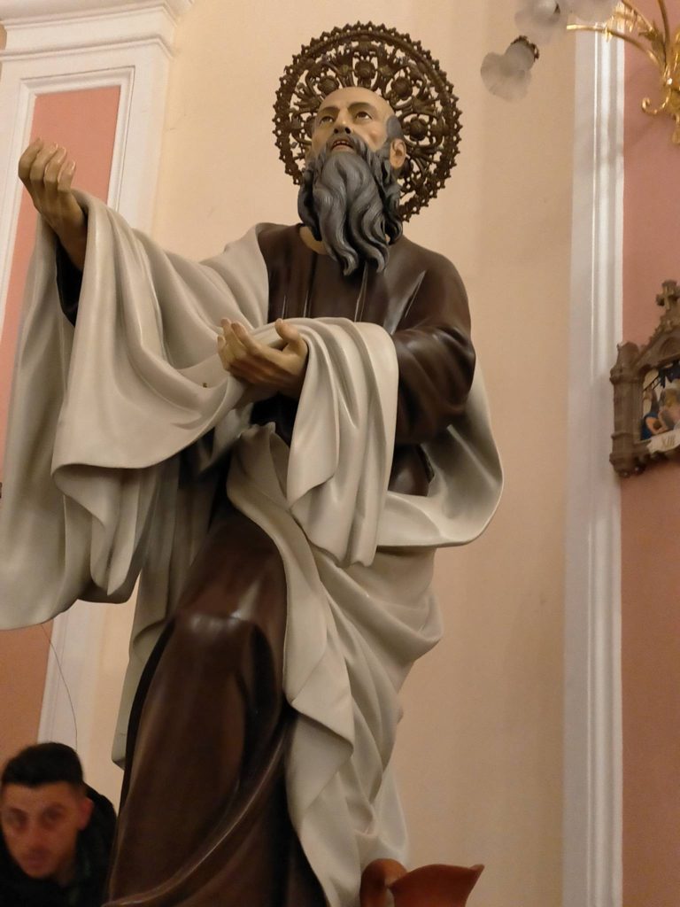 Sperone: Avviato il restauro delle statue di Sant’Elia e Sant’Eliseo