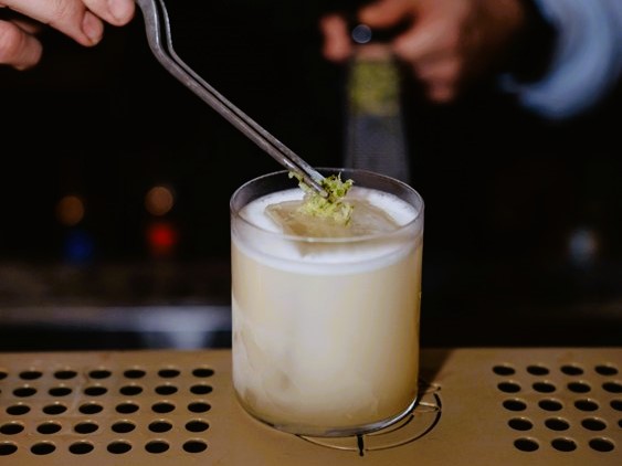 SCOTTOJONNO INAUGURA NEL CUORE DI NAPOLI STORIE DA BERE: UN NUOVO FORMAT TRA CULTURA, MIXOLOGY E ALTA CUCINA.