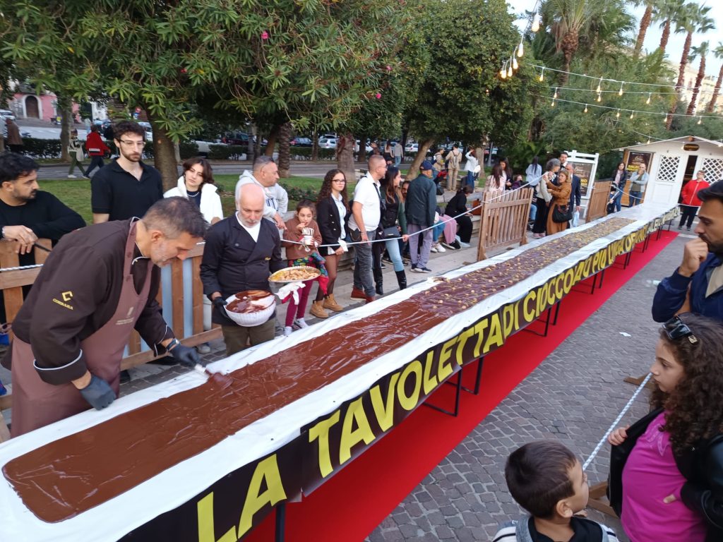A Salerno la tavoletta di cioccolato più lunga del mondo