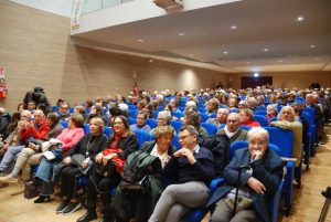 BAIANO. Per i 31 anni de L’Incontro. Omaggio con brio alla Napoli canora. Fantastico e spettacolare pout pourri  al Colosseo. FOTO