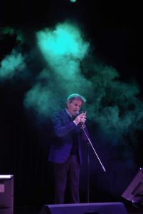 BAIANO. Per i 31 anni de L’Incontro. Omaggio con brio alla Napoli canora. Fantastico e spettacolare pout pourri  al Colosseo. FOTO