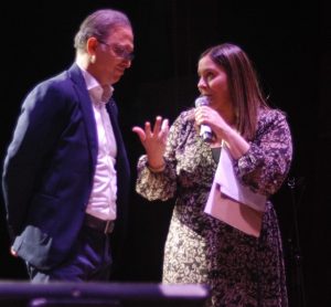BAIANO. Per i 31 anni de L’Incontro. Omaggio con brio alla Napoli canora. Fantastico e spettacolare pout pourri  al Colosseo. FOTO