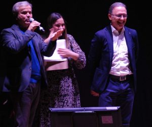 BAIANO. Per i 31 anni de L’Incontro. Omaggio con brio alla Napoli canora. Fantastico e spettacolare pout pourri  al Colosseo. FOTO