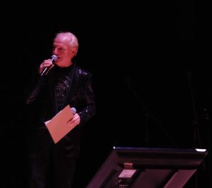 BAIANO. Per i 31 anni de L’Incontro. Omaggio con brio alla Napoli canora. Fantastico e spettacolare pout pourri  al Colosseo. FOTO