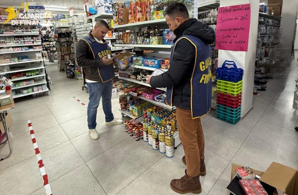 Capodanno sicuro, maxi sequestro di 100mila fuochi d’artificio tra Ariano e Mugnano del Cardinale
