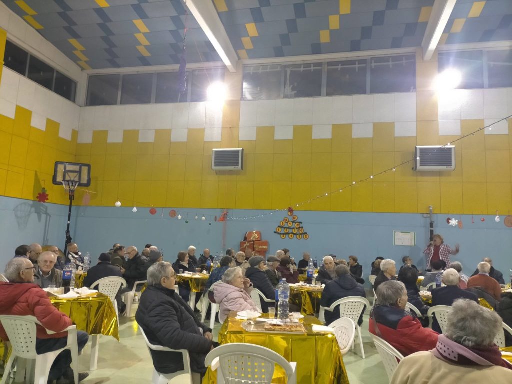 Sperone, grande successo per la Festa Sociale dell’Anziano. Comunità riunita tra musica, sorrisi e condivisione. VIDEO