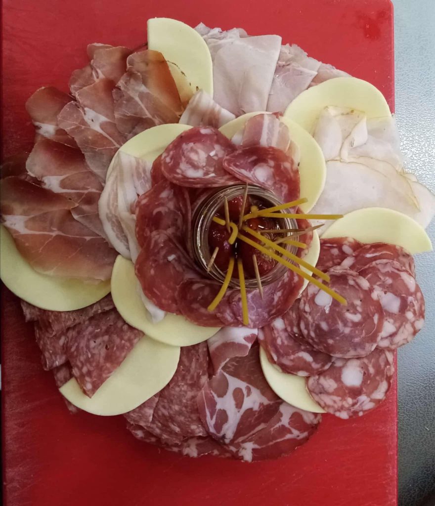 M.S. Alimentari: qualità, tradizione e grandi offerte per le festività a San Paolo Bel Sito