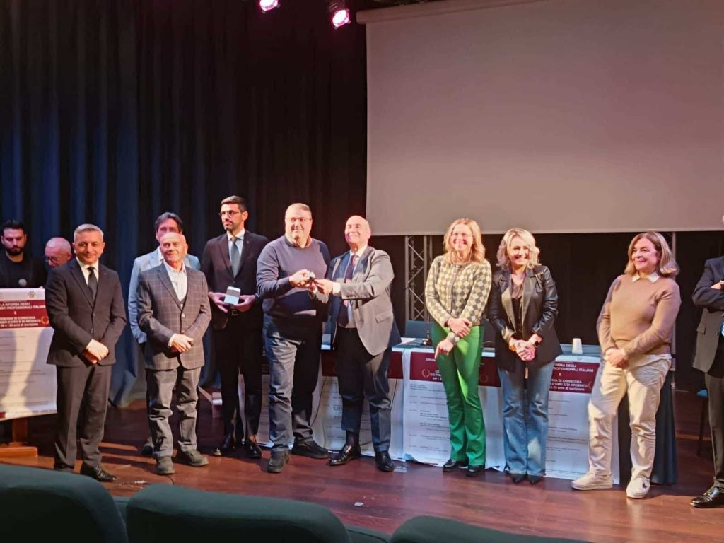 All’ingegner avellano Sabatino D’Avanzo il Timbro d’Argento alla Carriera All’ingegner avellano Sabatino D’Avanzo il Timbro d’Argento alla Carriera