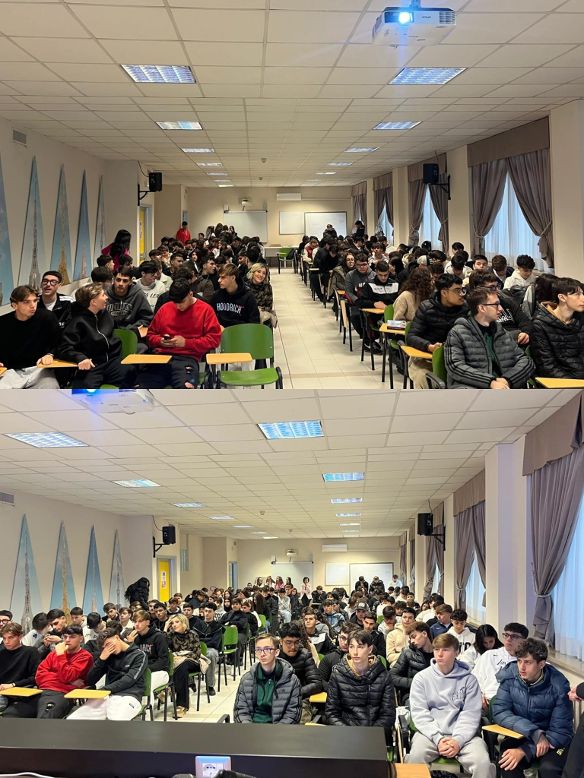 Nola. Incontro con la scrittrice, al Masullo – Theti. Patrizia Rinaldi ha presentato “Mare di pietra”, romanzo di storie difficili, che raccontano le paure del mondo giovanile. La criminalità, negazione della bellezza.