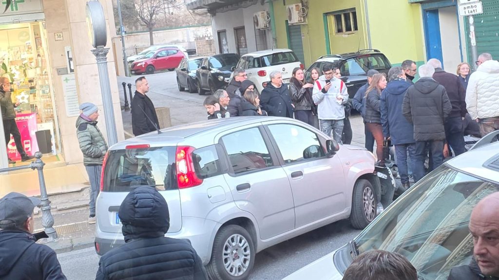 Mugnano del Cardinale, scontro tra auto e motociclo: due feriti