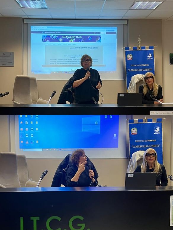 Nola. Incontro con la scrittrice, al Masullo – Theti. Patrizia Rinaldi ha presentato “Mare di pietra”, romanzo di storie difficili, che raccontano le paure del mondo giovanile. La criminalità, negazione della bellezza.