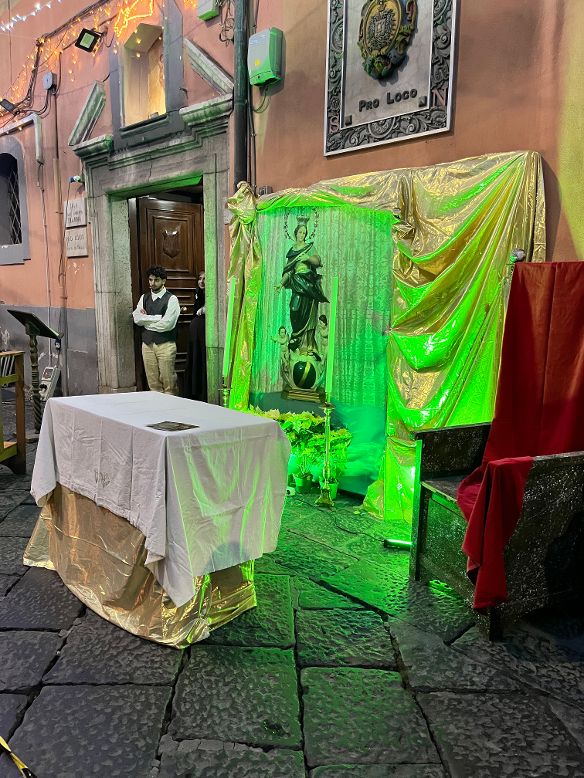 NOLA. Il Sogno di Sant’Alfonso. Tu scendi dalle stelle… il Canto della Natività di Gesù. Rievocazione socio culturale e storico religiosa di pregevole caratura espressiva. Protagoniste della corale performance, le compagnie teatrali che operano nell’area nolana. NOLA. Il Sogno di Sant’Alfonso. Tu scendi dalle stelle… il Canto della Natività di Gesù. Rievocazione socio culturale e storico religiosa di pregevole caratura espressiva. Protagoniste della corale performance, le compagnie teatrali che operano nell’area nolana.