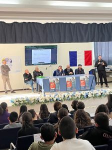 BAIANO SPERONE. Scuola e Associazioni, sinergie al servizio delle comunità     Creatività, teatro e tecnologia: alla riscoperta del talento di ragazze e ragazzi. Nell’Auditorium del Giovanni XXIII   Parini presentato il bando di concorso per le Borse di studio in memoria delle sorelle Assuntina e Agnesina Amodeo.