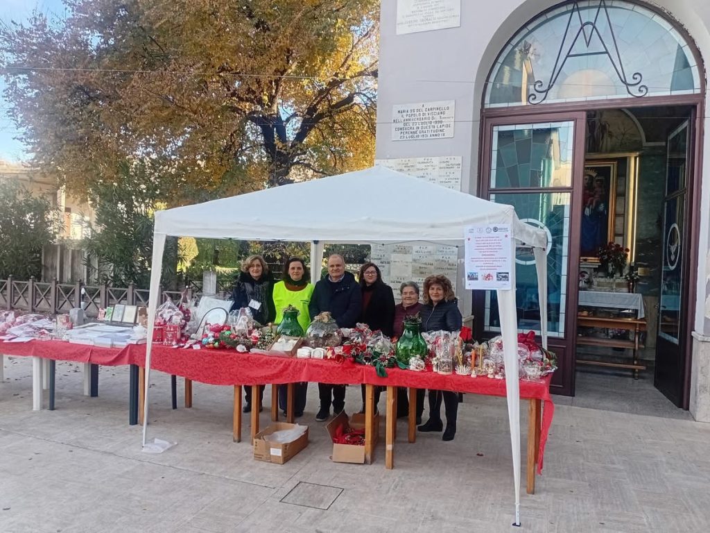 Visciano: Grande partecipazione al Mercatino di Beneficenza del 7 e 8 dicembre. Attesa per il gran finale del 13 dicembre Visciano: Grande partecipazione al Mercatino di Beneficenza del 7 e 8 dicembre. Attesa per il gran finale del 13 dicembre