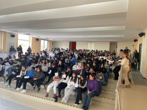 BAIANO SPERONE. Scuola e Associazioni, sinergie al servizio delle comunità Creatività, teatro e tecnologia: alla riscoperta del talento di ragazze e ragazzi. Nell’Auditorium del Giovanni XXIII Parini presentato il bando di concorso per le Borse di studio in memoria delle sorelle Assuntina e Agnesina Amodeo. BAIANO SPERONE. Scuola e Associazioni, sinergie al servizio delle comunità Creatività, teatro e tecnologia: alla riscoperta del talento di ragazze e ragazzi. Nell’Auditorium del Giovanni XXIII Parini presentato il bando di concorso per le Borse di studio in memoria delle sorelle Assuntina e Agnesina Amodeo.