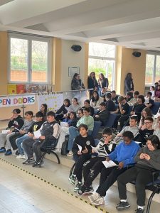 BAIANO SPERONE. Scuola e Associazioni, sinergie al servizio delle comunità Creatività, teatro e tecnologia: alla riscoperta del talento di ragazze e ragazzi. Nell’Auditorium del Giovanni XXIII Parini presentato il bando di concorso per le Borse di studio in memoria delle sorelle Assuntina e Agnesina Amodeo. BAIANO SPERONE. Scuola e Associazioni, sinergie al servizio delle comunità Creatività, teatro e tecnologia: alla riscoperta del talento di ragazze e ragazzi. Nell’Auditorium del Giovanni XXIII Parini presentato il bando di concorso per le Borse di studio in memoria delle sorelle Assuntina e Agnesina Amodeo.