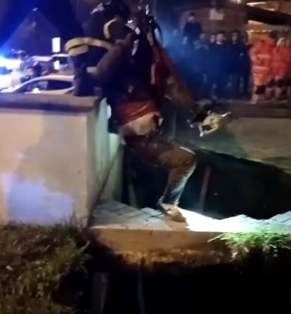 Casamarciano, uomo precipita in una cavità del terreno per decine di metri : salvato dopo ore di operazioni complesse