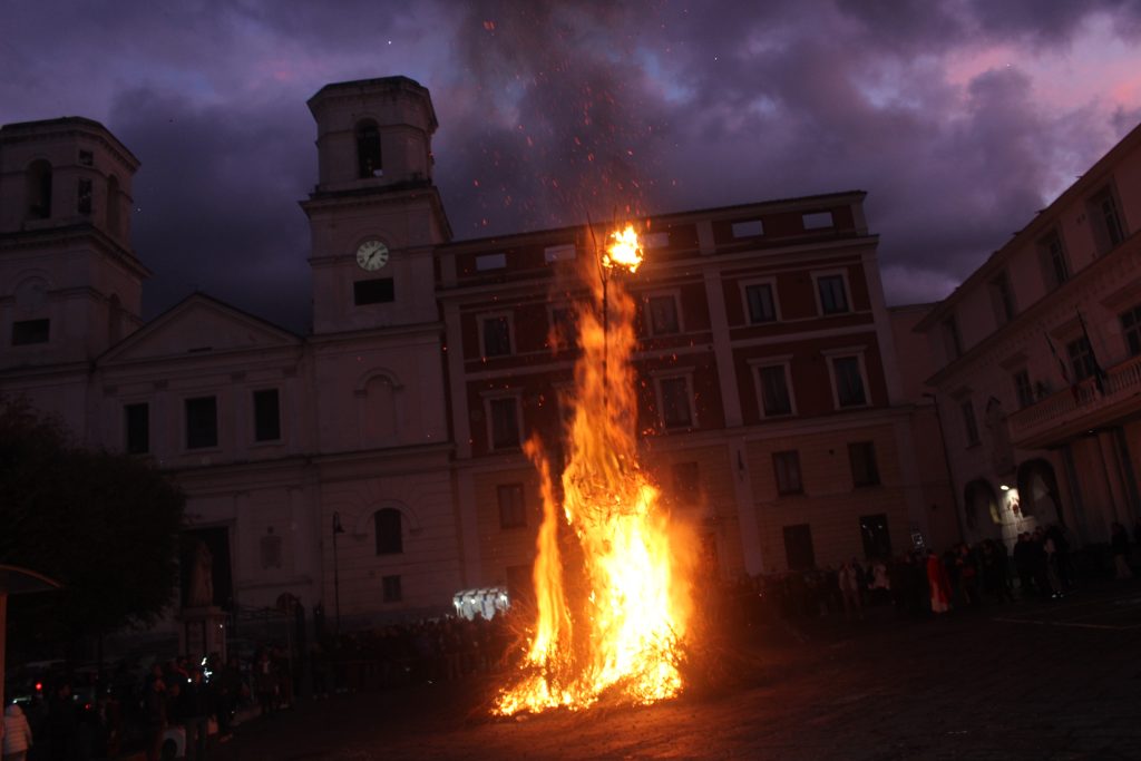 RITORNA IL FUCARONE DI SANTA LUCIA RITORNA IL FUCARONE DI SANTA LUCIA