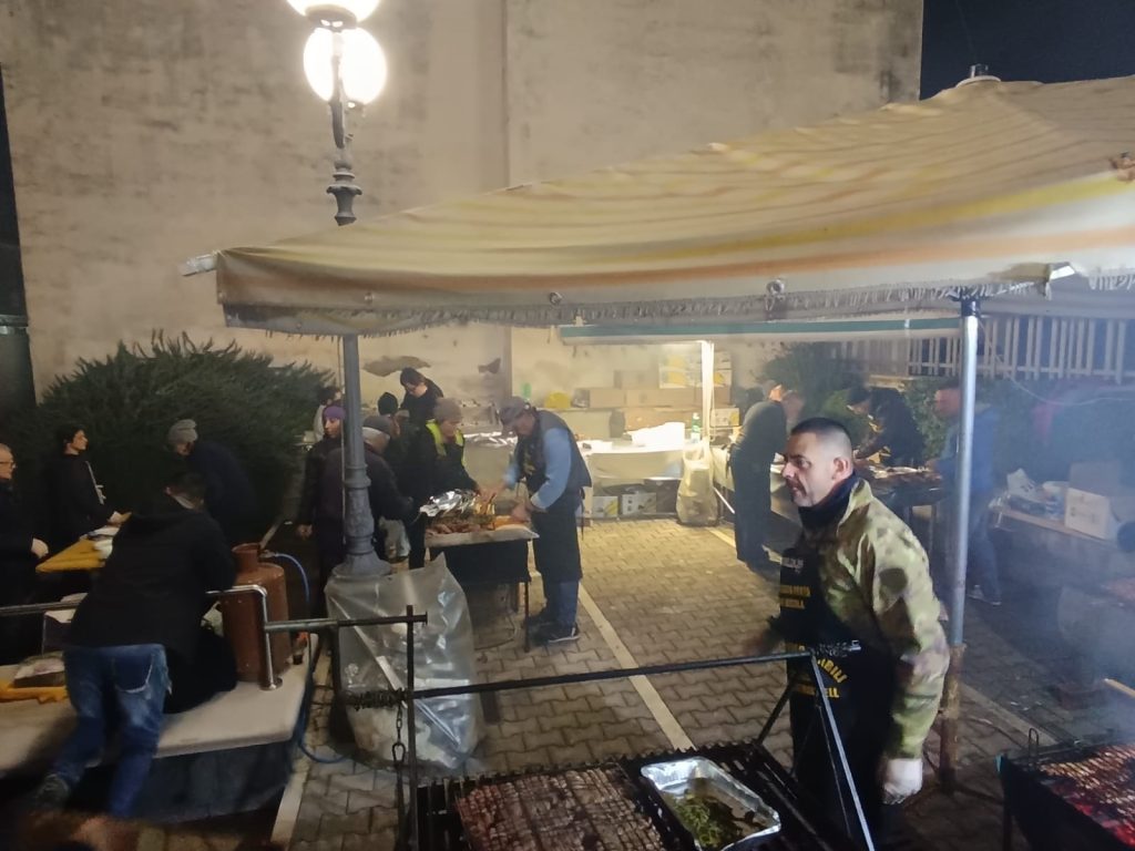 A Galluccio di Comiziano grande successo per la Sagra della Salsiccia e Broccoli in onore di San Nicola. Video e Foto