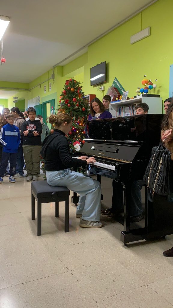 SPERONE: Consegna degli strumenti musicali al plesso della scuola secondaria di I° grado. Alaia: amministrazione comunale sempre disponibile a sostenere la crescita dei nostri studenti. SPERONE: Consegna degli strumenti musicali al plesso della scuola secondaria di I° grado. Alaia: amministrazione comunale sempre disponibile a sostenere la crescita dei nostri studenti.