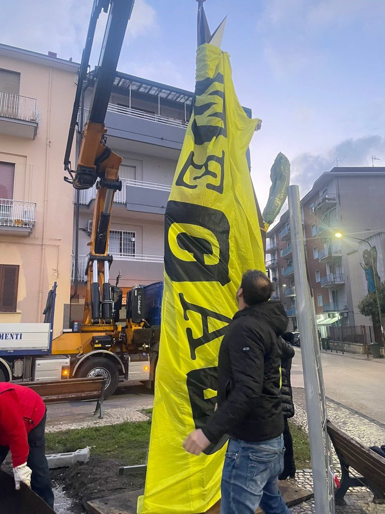 “Nola inaugura Lilium: il nuovo simbolo contemporaneo ispirato a San Paolino donato dall’associazione We Can”