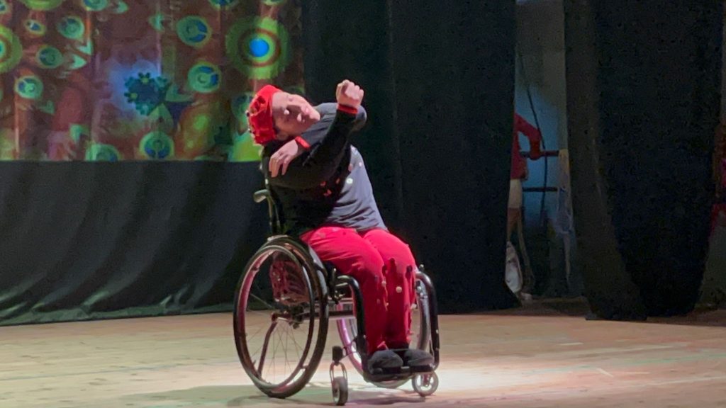 “Il Palco del Cuore” emoziona Baiano: teatro, inclusione e magia al Colosseo “Il Palco del Cuore” emoziona Baiano: teatro, inclusione e magia al Colosseo