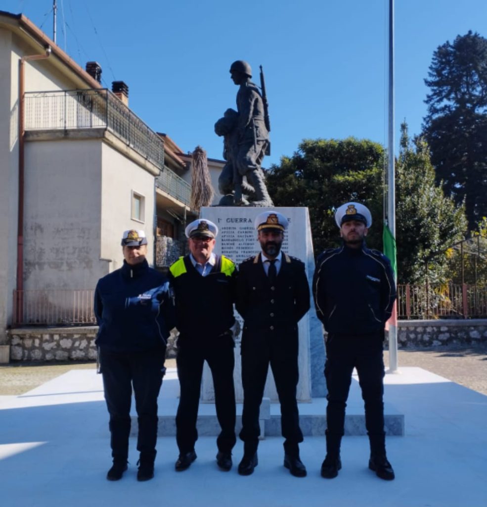 Forino (Av). Polizia Municipale un anno problematico affrontato con tanta operatività, impegno e nell interesse dellintera cittadinanza Forino (Av). Polizia Municipale un anno problematico affrontato con tanta operatività, impegno e nell interesse dellintera cittadinanza