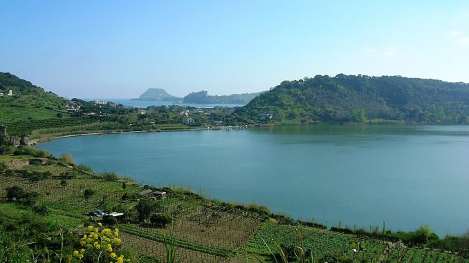 Lago_d'Averno_1