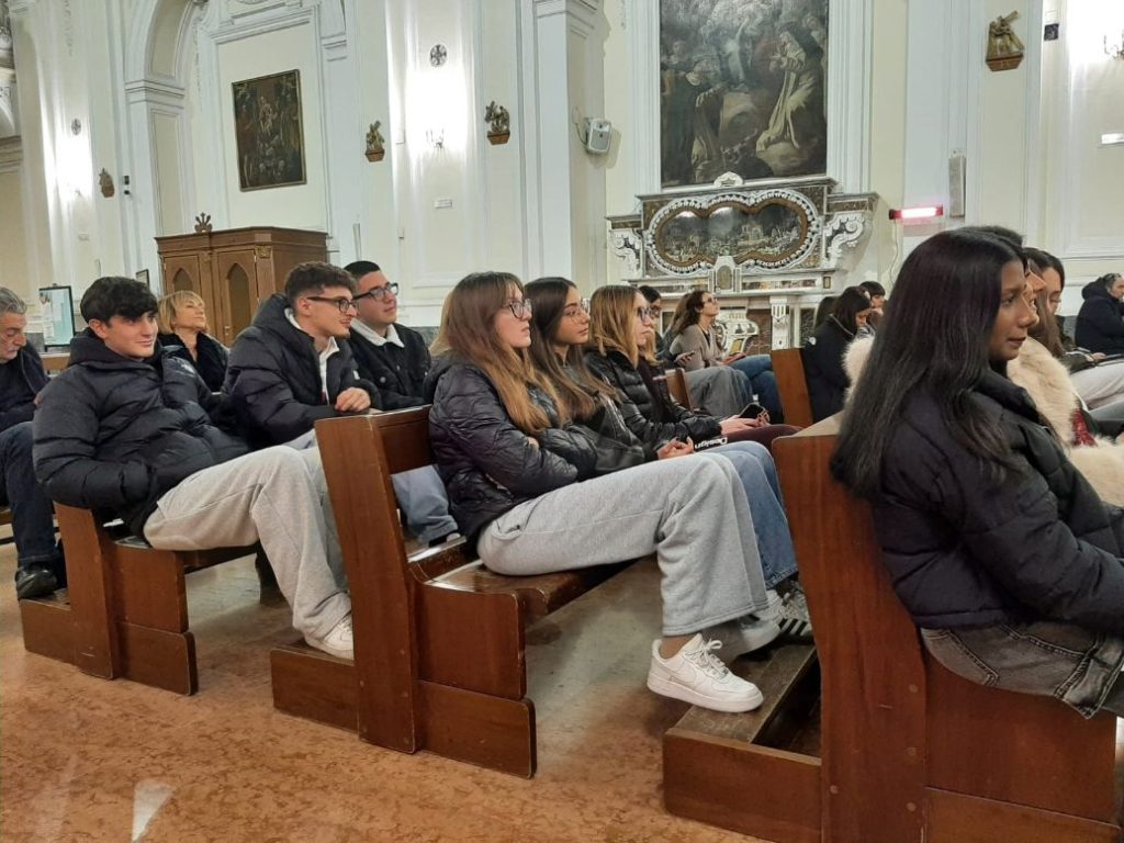 NOLA. Chiesa di San Biagio. Beni culturali e rigenerazione sociale: il Rione Sanità Ragazze e ragazzi del Carducci incontrano don Antonio Loffredo NOLA. Chiesa di San Biagio. Beni culturali e rigenerazione sociale: il Rione Sanità Ragazze e ragazzi del Carducci incontrano don Antonio Loffredo
