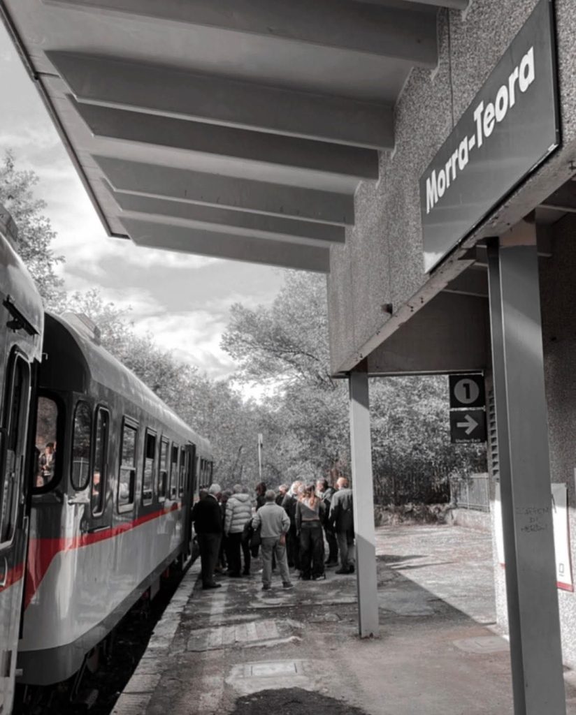 Irpinia Express fa tappa a Morra De Sanctis: una domenica tra storia, sapori e paesaggi d’autunno